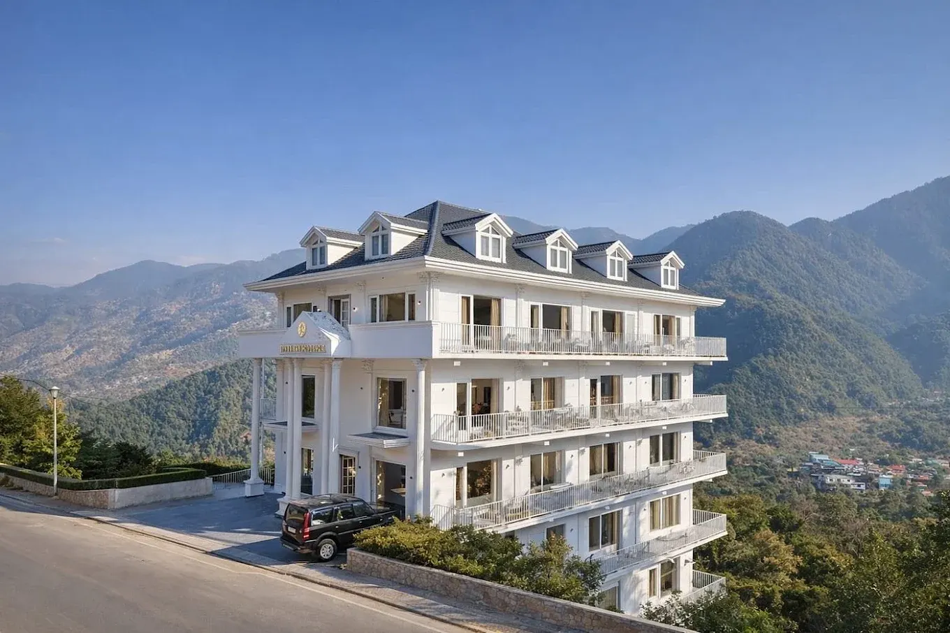 Hotel Luxe Vista by Snow Crest, a mountain view hotel in Banikhet near Dalhousie, Himachal Pradesh